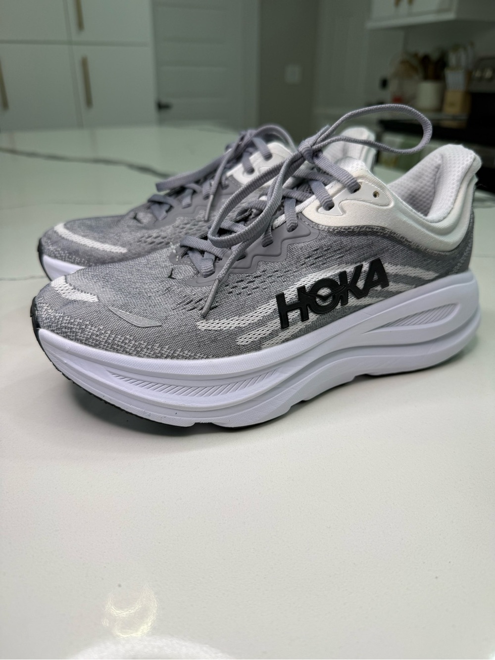 HOKA Men's Bondi 9 Running Shoes - Cosmic Grey / White (Size 8 Wide, D)